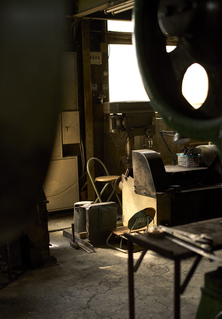 © Yuki Sugiura, Japanese Knife Forges - A knife forge in Sakai 2